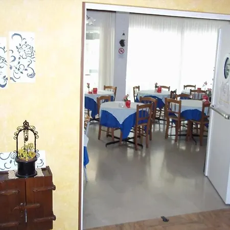 Meuble Patrizia Ξενοδοχείο 3*