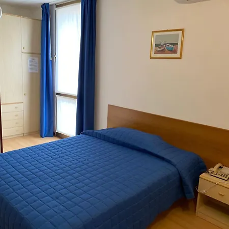 Ξενοδοχείο Meuble Patrizia 3*