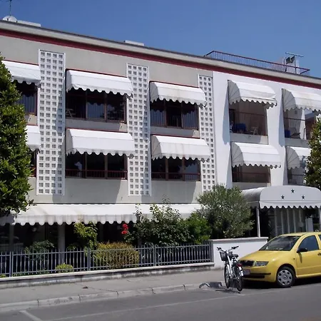 Ξενοδοχείο Meuble Patrizia 3*